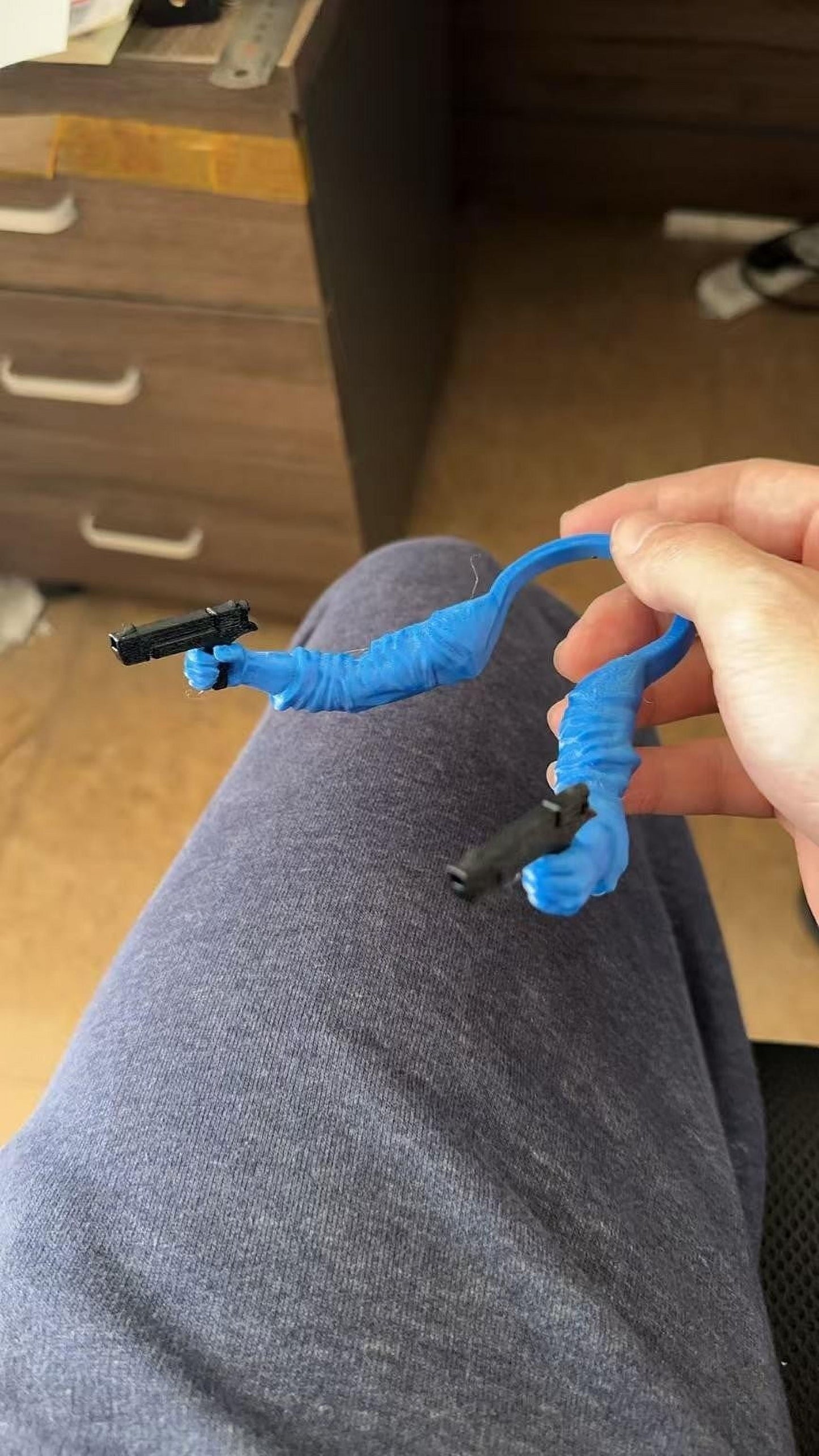 3D Printed Poultry Arm Accessories –Chicken arms to Put on Chickens, Roosters & Farm Pranks! Hilarious Coop Decor, Neck-Mounted Toy Gifts(Blue, 1)