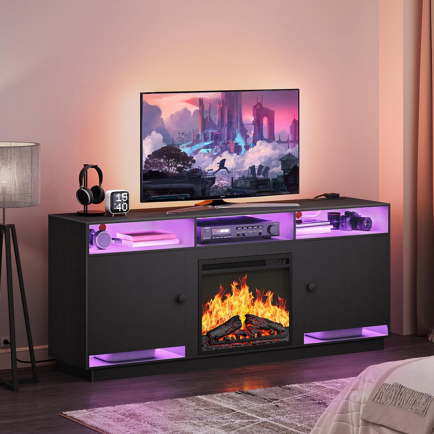 HOOBRO Electric Fireplace TV Stand with Charging Station and LED Lights, Black TV Stand with Fireplace for 32" 43" 50" 55" 65", Entertainment Center with Adjustable Glass Shelves, Black BK88UDDS01