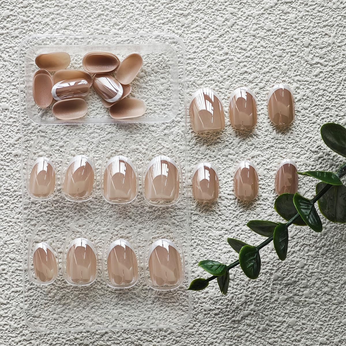 30Pcs Chrome Press on Nails Short Almond Fake Nails Glossy False Nails with Design White French Tip Glue on Nails Artificial Acrylic Nail Full Cover Stick on Nails for Women Nail Art Decoration